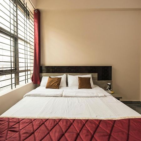 Oyo 9544 Hotel Crown Residency Mysore Bagian luar foto