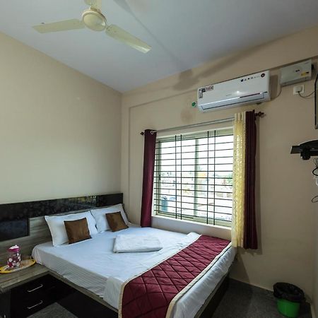 Oyo 9544 Hotel Crown Residency Mysore Bagian luar foto