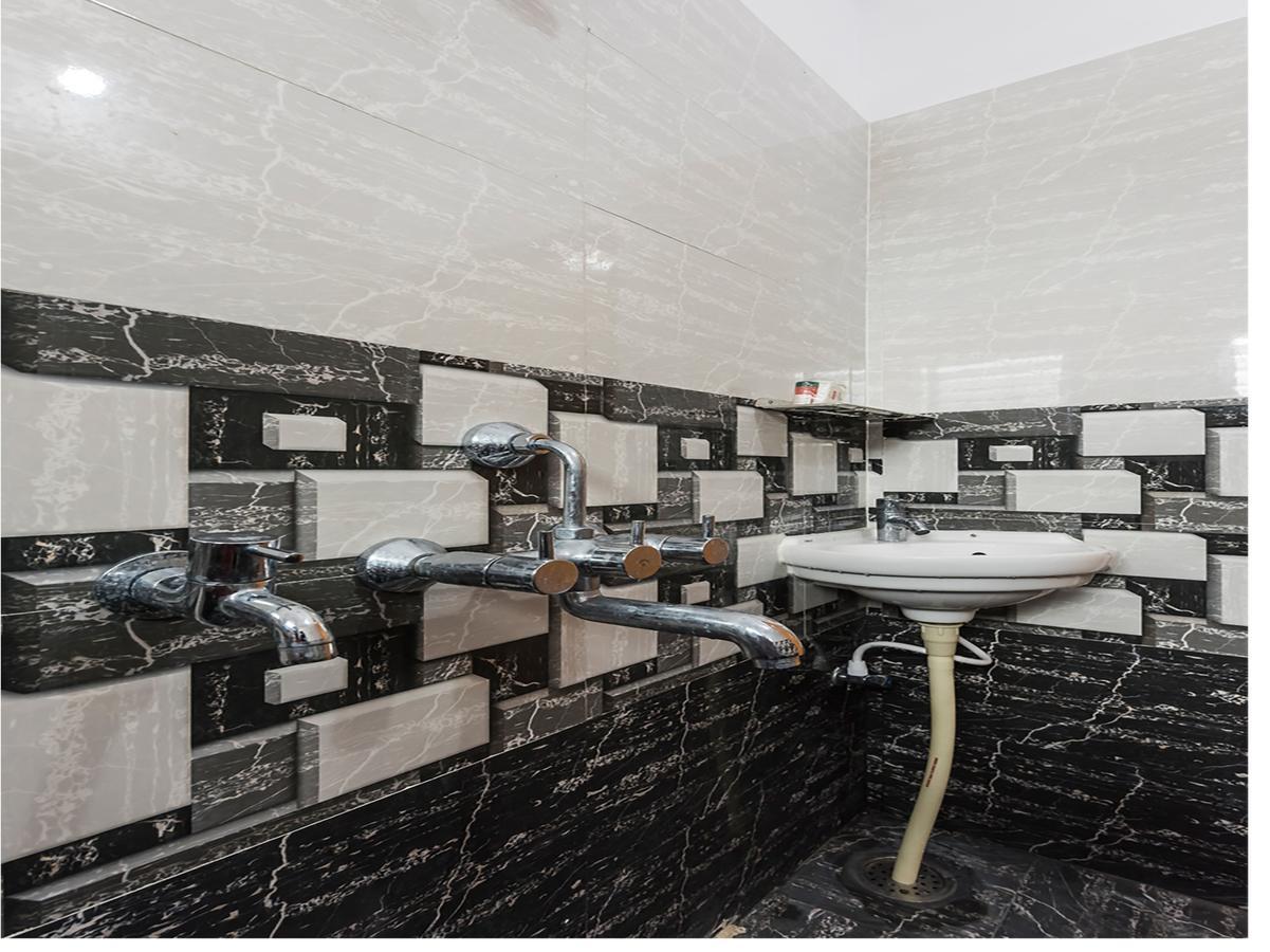 Oyo 9544 Hotel Crown Residency Mysore Bagian luar foto