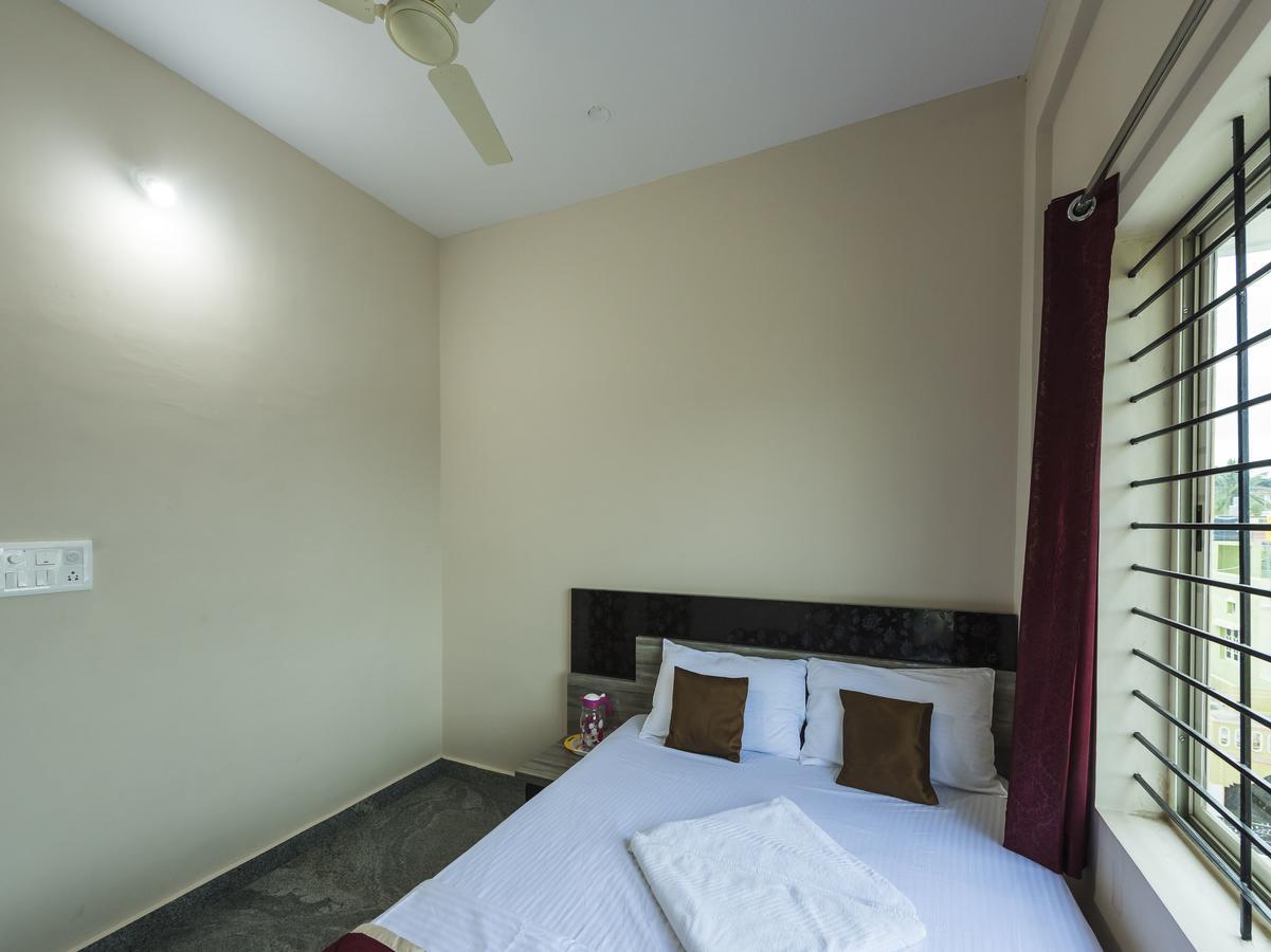 Oyo 9544 Hotel Crown Residency Mysore Bagian luar foto