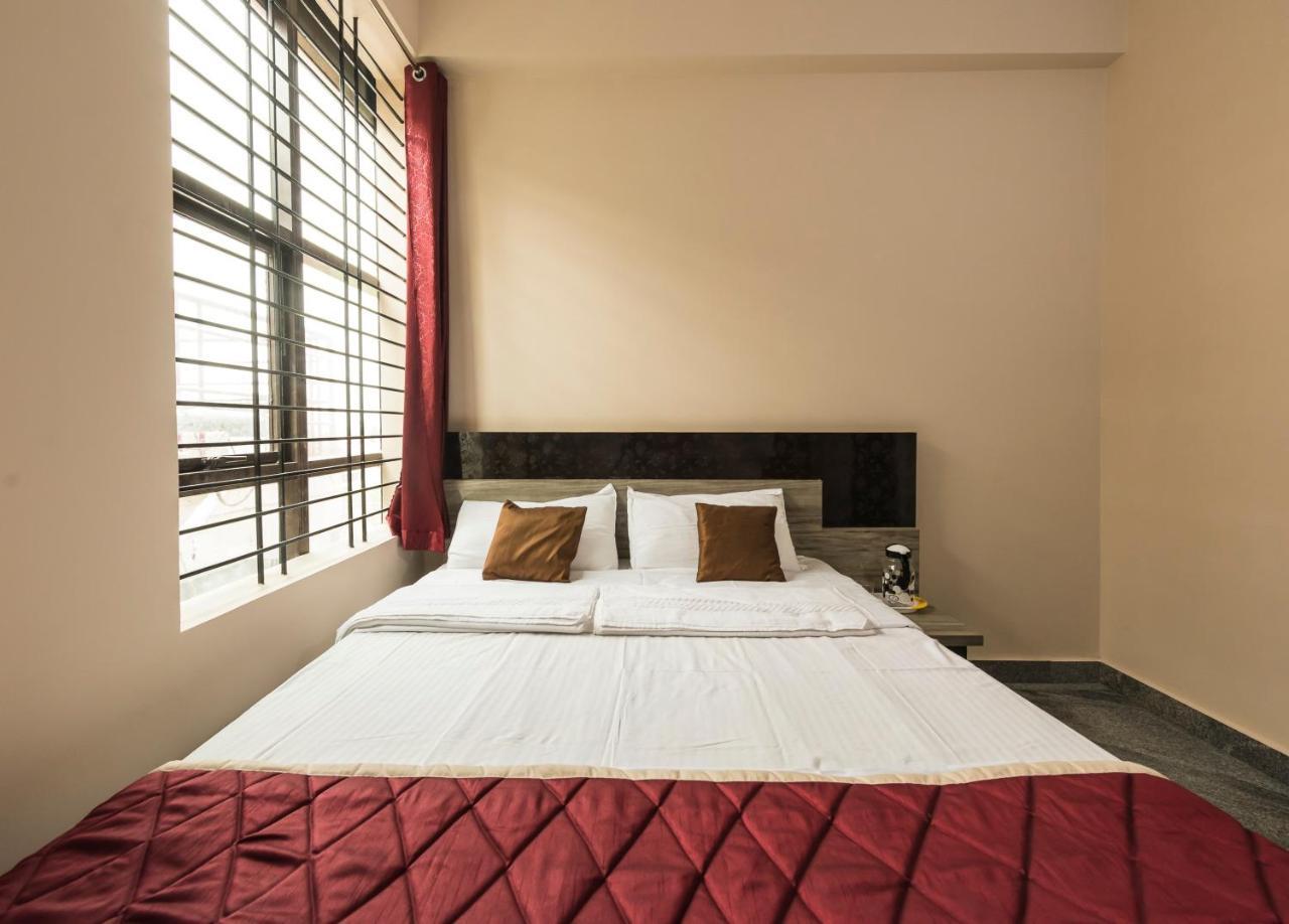 Oyo 9544 Hotel Crown Residency Mysore Bagian luar foto