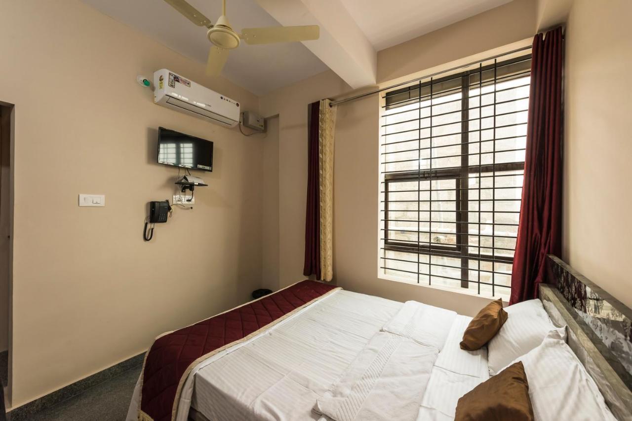 Oyo 9544 Hotel Crown Residency Mysore Bagian luar foto